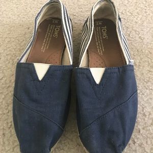 Toms size 7
